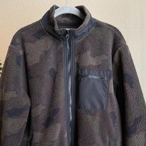 Old Navy Camo Fleece Jacket L